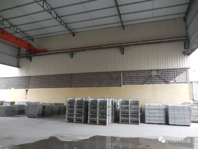 1-2010050U94Q36.jpg